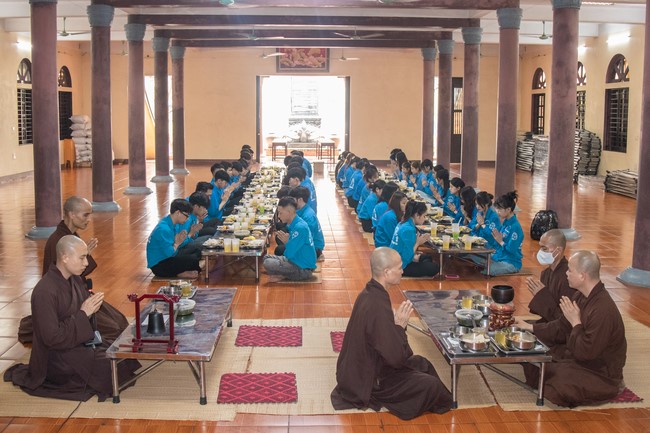 Chùa Hòa Phúc: Sinh viên trường đại học Giao Thông Vận Tải – Hà Nội về chùa sinh hoạt